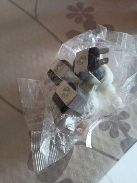 Electrovanne 3 voies pour Machine  laver
10 Sixt-sur-Aff (35)