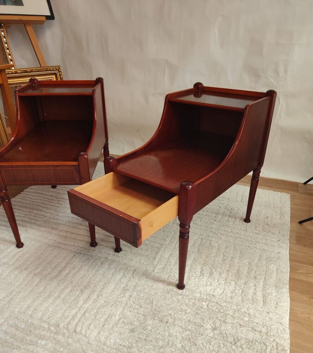Paire de tables de chevet danoises scandinaves en acajou Meubles