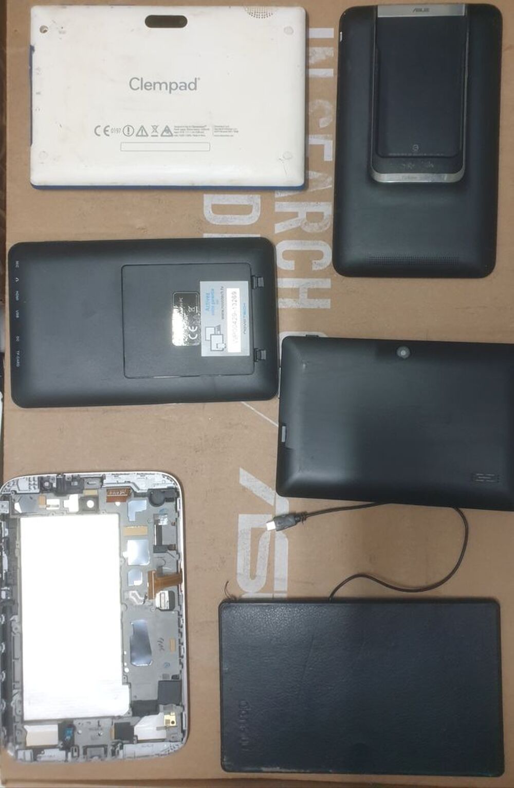 Lot tablettes pour pi&egrave;ces 1 Téléphones et tablettes