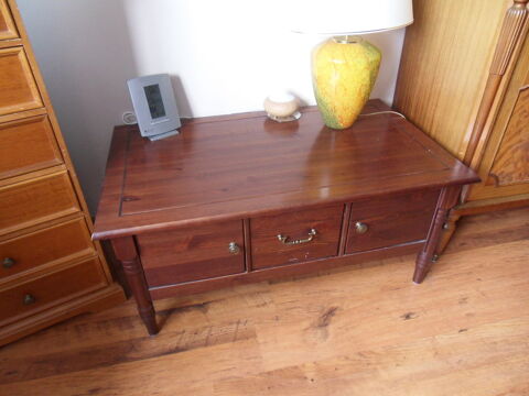 table basse de salon
Hauteur 47cm
Longueur 97cm
Largeur 60 50 Saint-tienne (42)