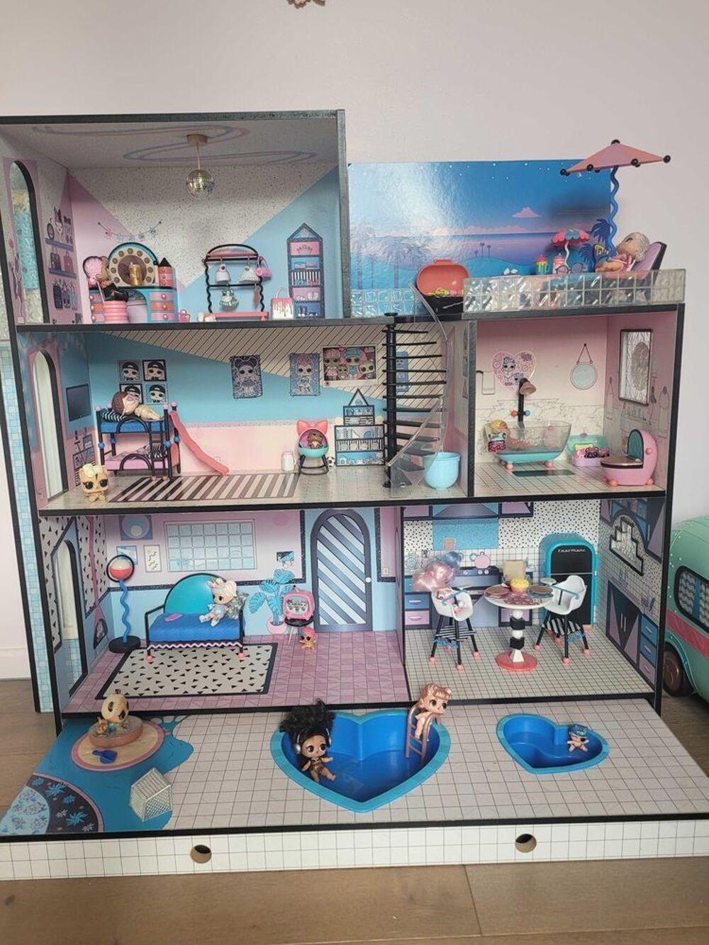 Grande maison Poup&eacute;e LOL+ 14 figurines Jeux / jouets