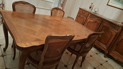 Table salle � manger avec rallonge et 4 chaises tbe. Quetigny (21)