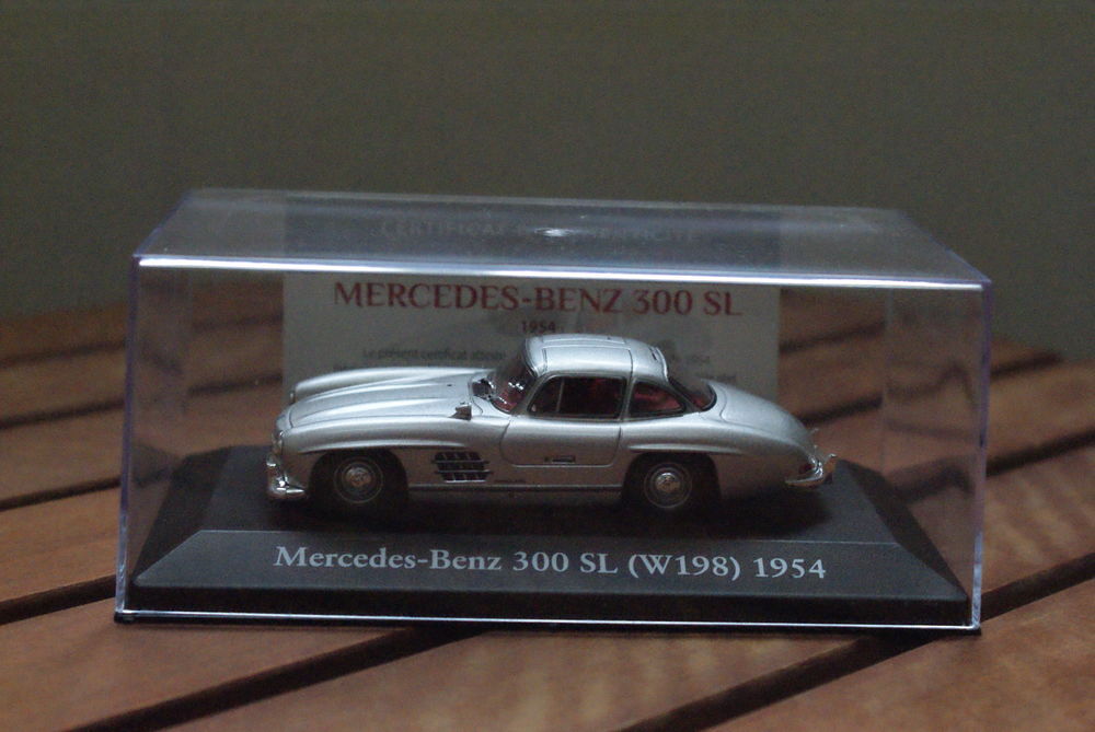 Voiture miniature MERCEDES BENZ 300SL NEUVE 
