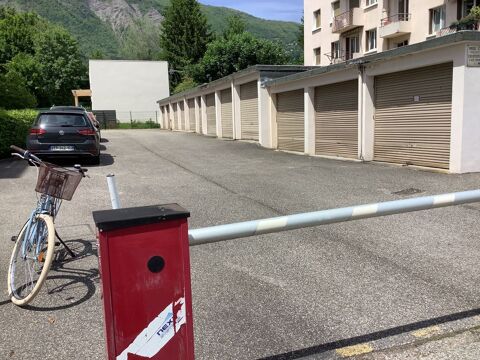  Parking / Garage  louer 17 m