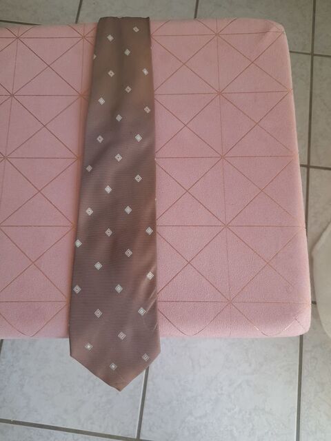 Cravate 1 Craponne (69)