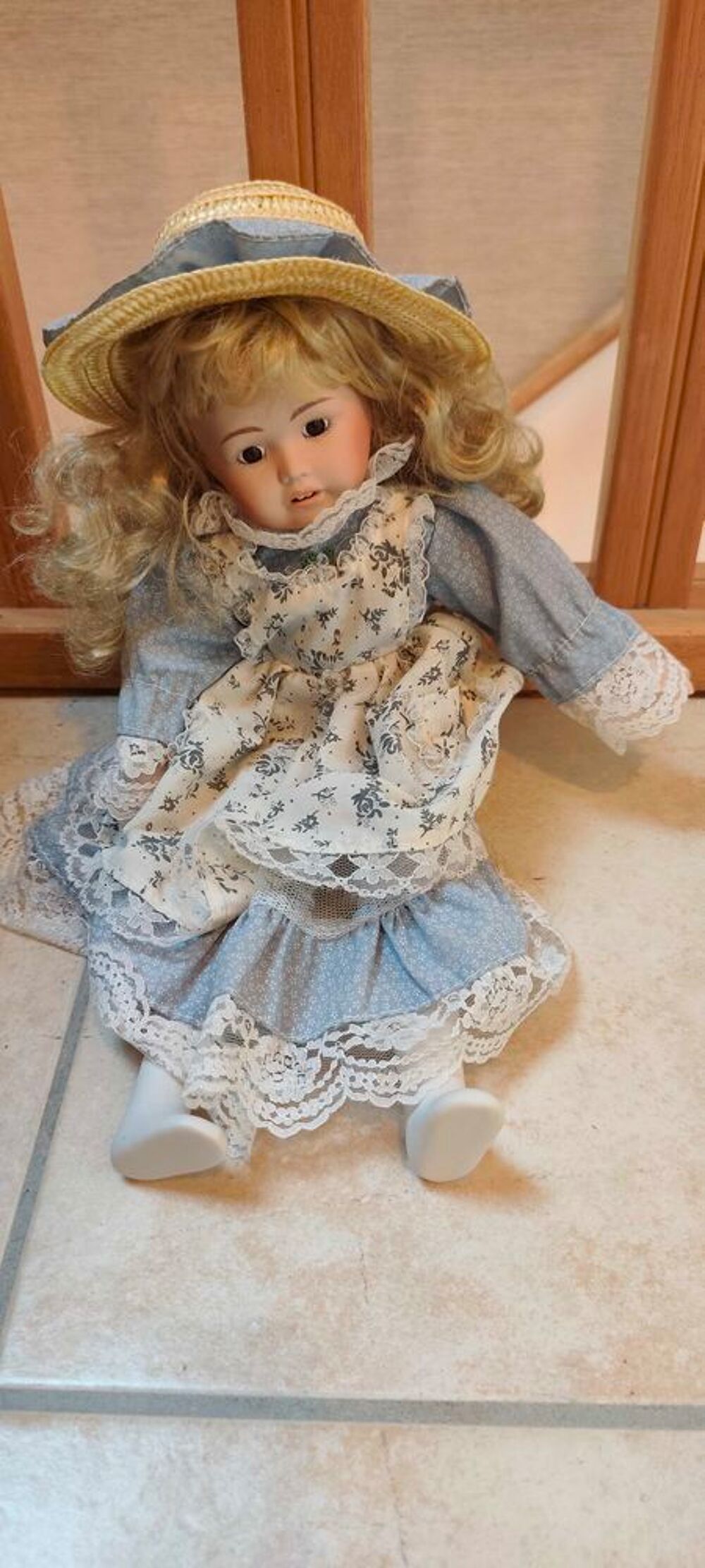 Poup&eacute;e en porcelaine ancienne Jeux / jouets