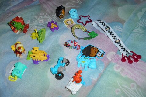 lot de 15 petits jouets Kinder 2 Ervy-le-Chtel (10)