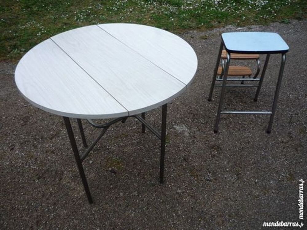 Table ronde &agrave; abattant formica (G) /tabouret,escabeau Meubles