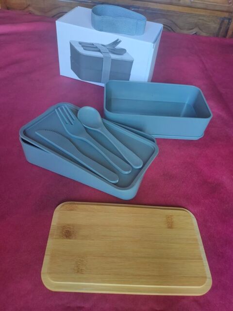 2 boites � d�jeuner �cologiques avec ses couverts neufs jamais utilis� 8 Avermes (03)