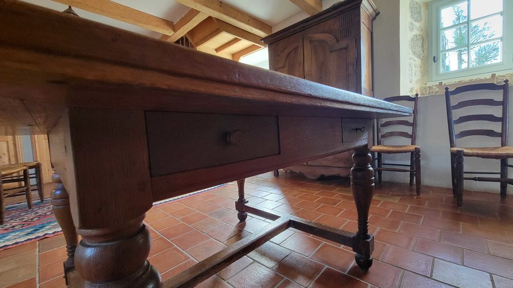 Table &agrave; manger ancienne en ch&ecirc;ne massif (6/8 personnes) Meubles