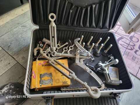 Lot d'extracteurs 3 griffes r�versibles 100mm et 150mm 30 Lorient (56)