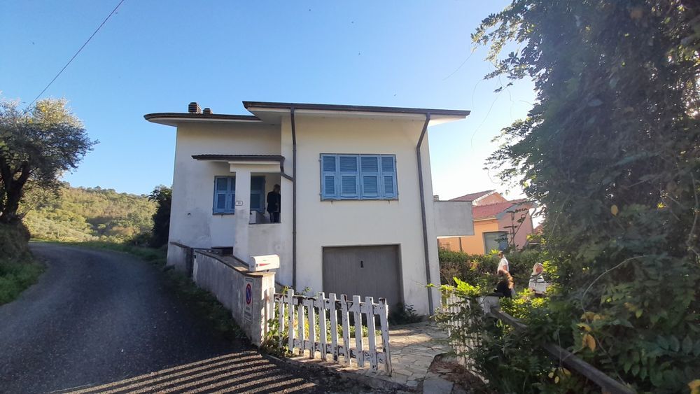 Vente Maison Maison au calme, vue sur mer au loin avec jardin et garage Montedivalli-chiesa, ms, italia (Italie)