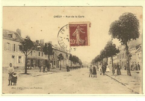 Dt 80 -  CRECY en PONTHIEU- Rue de la Gare..(animation)
a  v 3 Doullens (80)