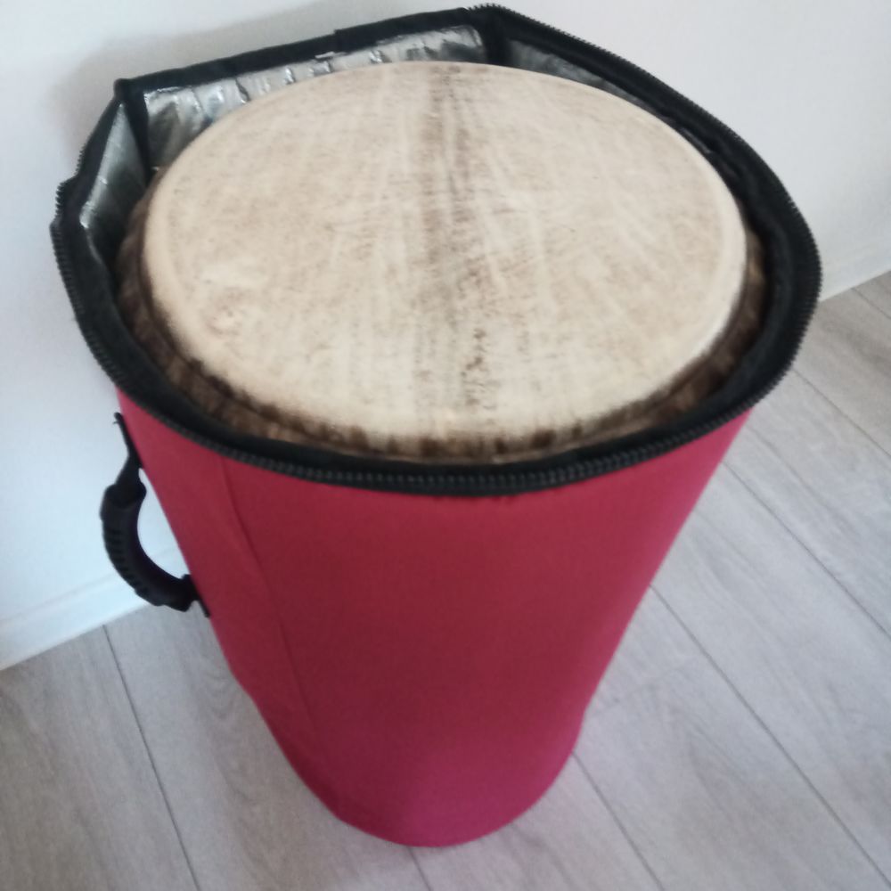 Djemb&eacute; en bois de gu&eacute;ni Instruments de musique