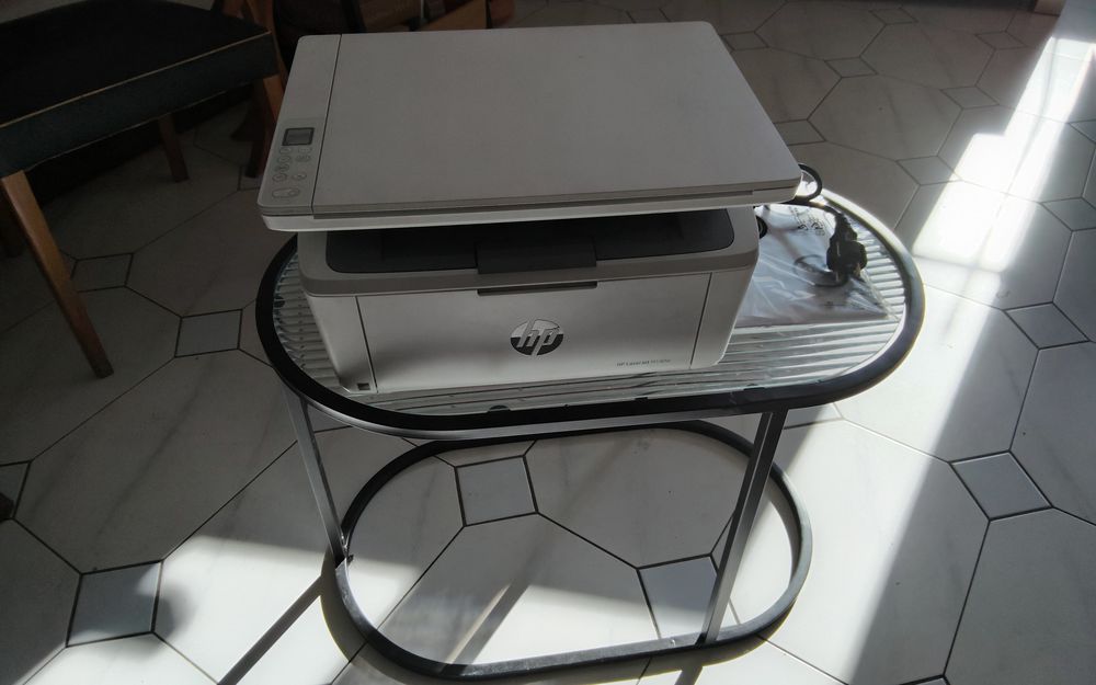 Imprimante HP LASER JET MFP M140w 
WIFI/USB MULTIFONCTIONS. Matériel informatique
