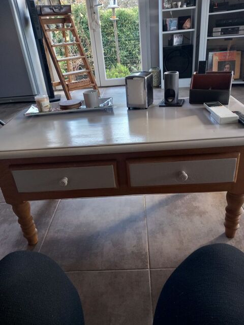 2 tables basses 70 Puget-Ville (83)