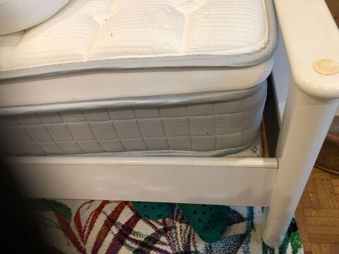 LIT AVEC MATELAS GAUTHIER  SIMPLE 
ENSEMBLE
170 Saint-Maur-des-Foss�s (94)