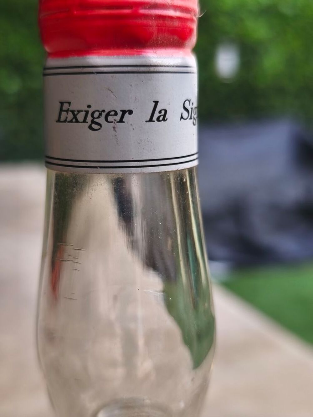 authentique bouteille de Boukha Bokobsa (Eau-de-vie) Cuisine