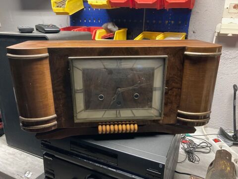 Cause dmnagement, cde magnifique horloge  carillon. 100 Creutzwald (57)