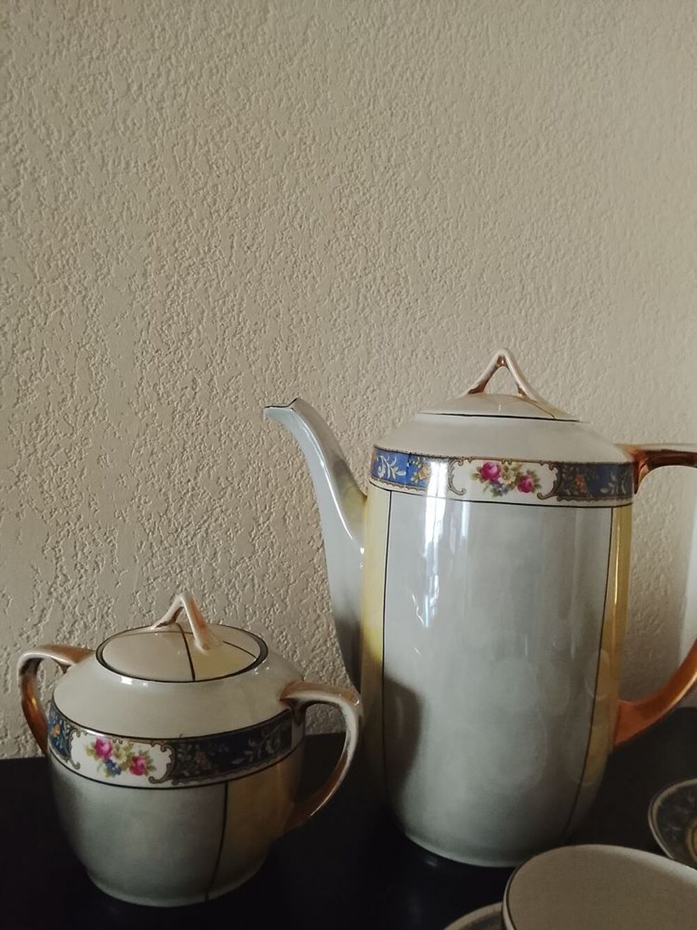 Service &agrave; caf&eacute; porcelaine fine Décoration