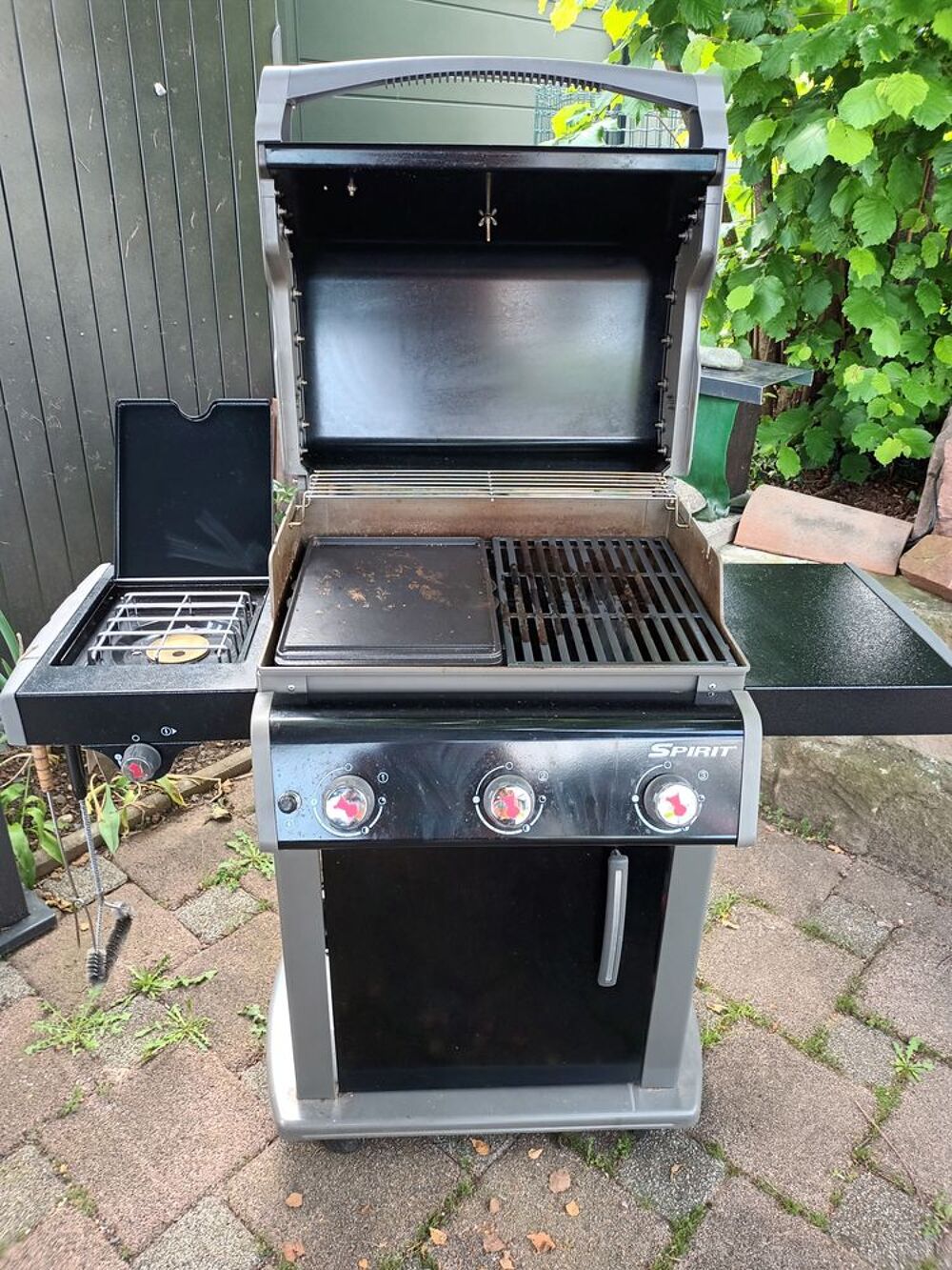 barbecue &agrave; gaz Weber Jardin