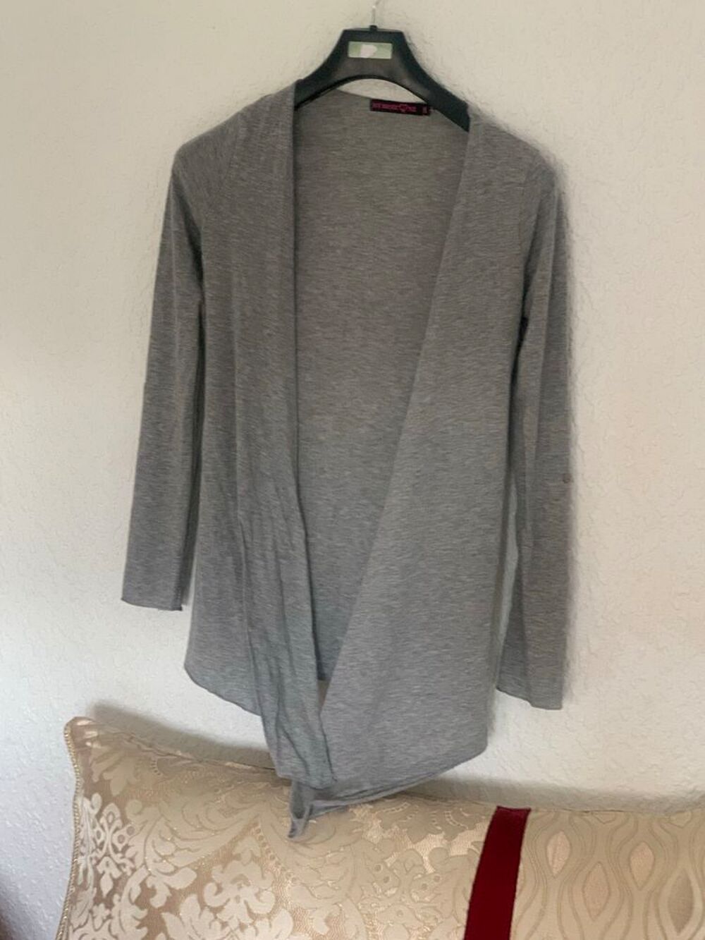 Gilet Long gris clair Marque Jennyfer /Taille M / Occasion Vêtements