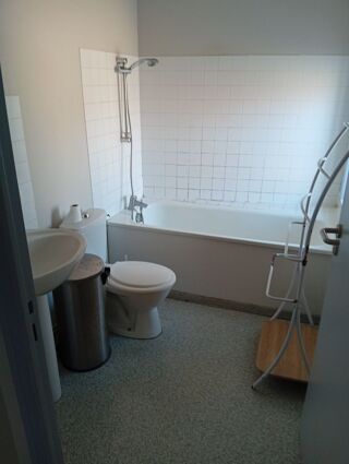  Appartement à louer 4 pièces 89 m² Saint-hilaire