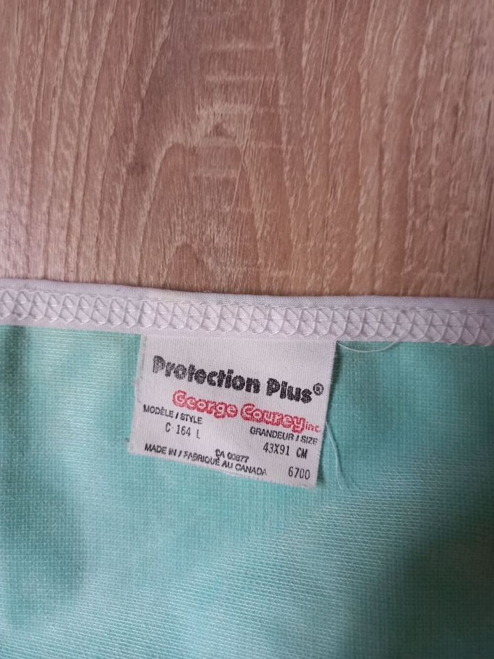 Serviette longue plastifi&eacute; (bavette adulte ) //rose et bleu Décoration