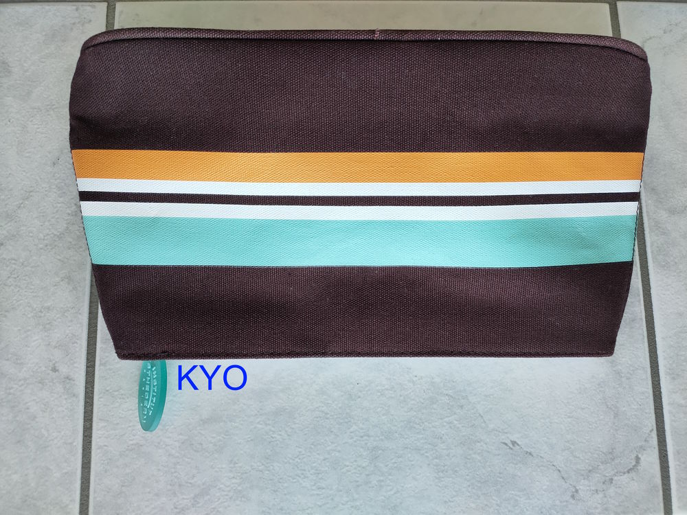 Trousse toilette voyage rectangulaire zipp&eacute; violet mauve Maroquinerie