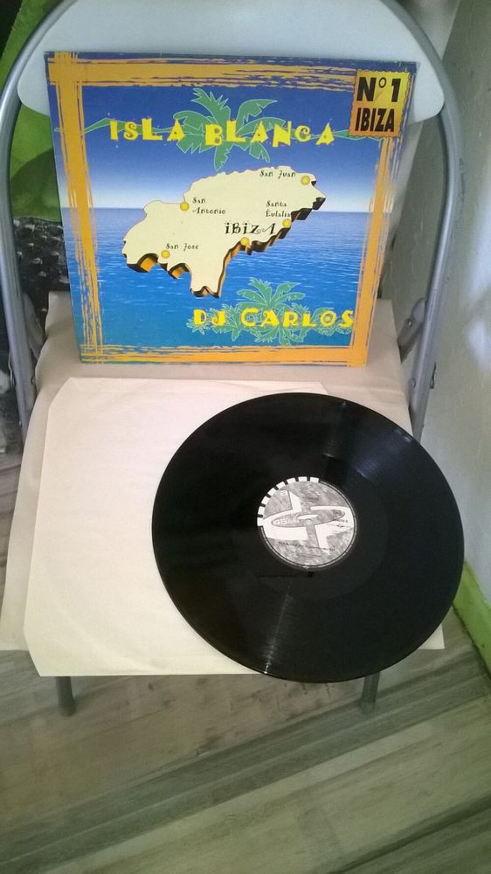 Vinyle maxi 45 tours 
Isla Blanca
DJ Carlos
1997
Excelle CD et vinyles