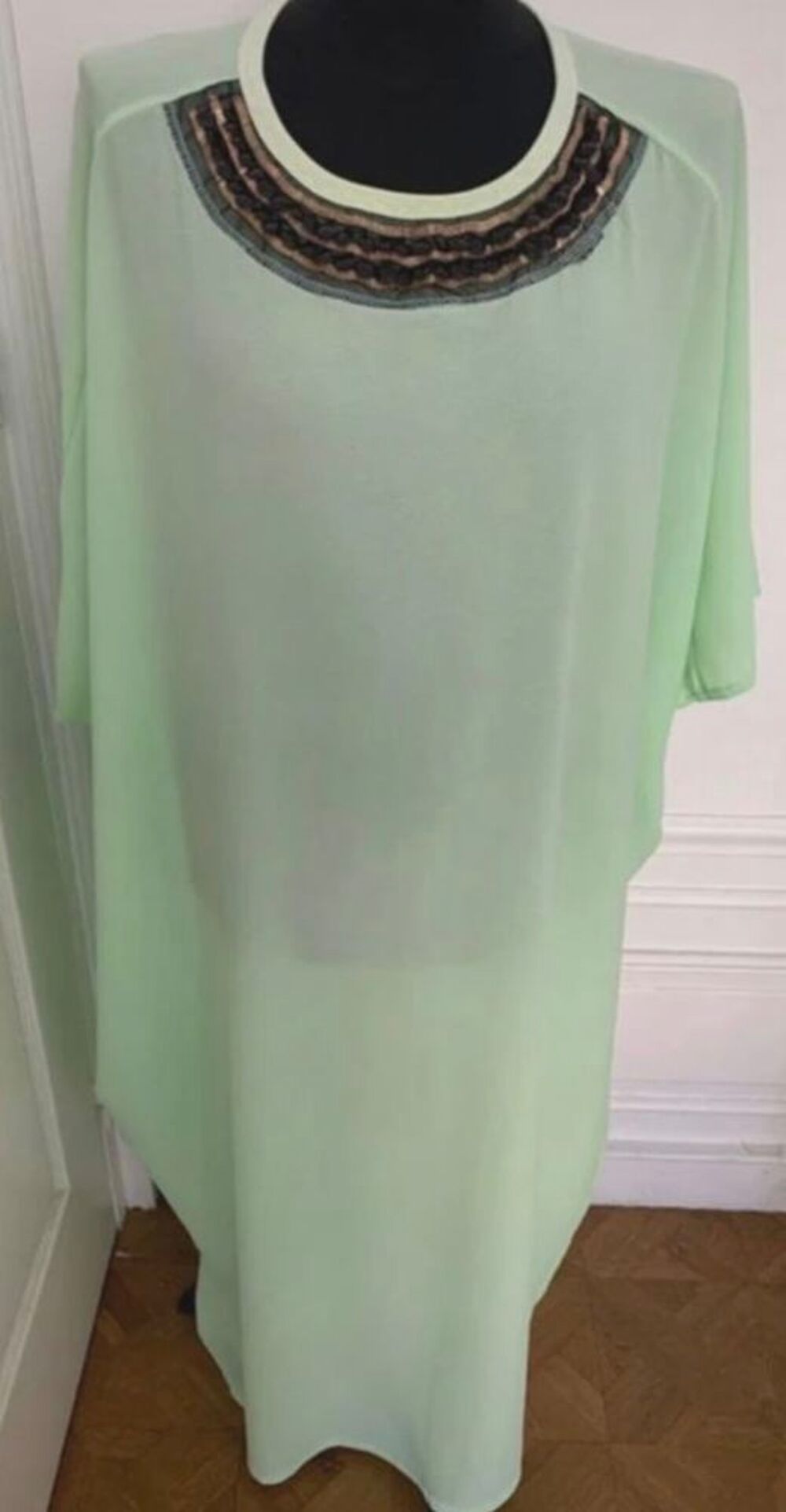 robe papillon taille 56/58 Vêtements