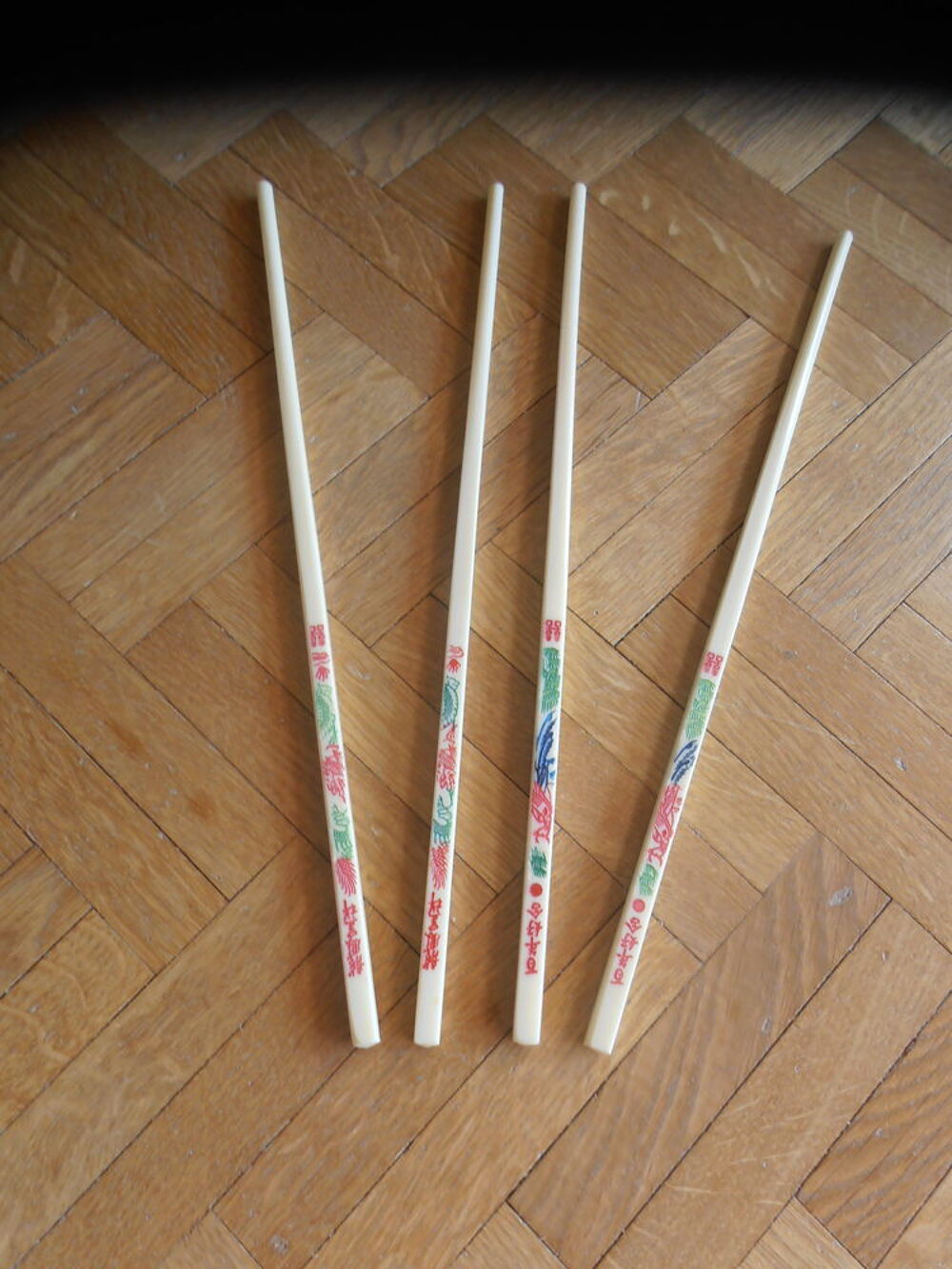 Baguettes chinoises d&eacute;cor&eacute;es (54) Cuisine