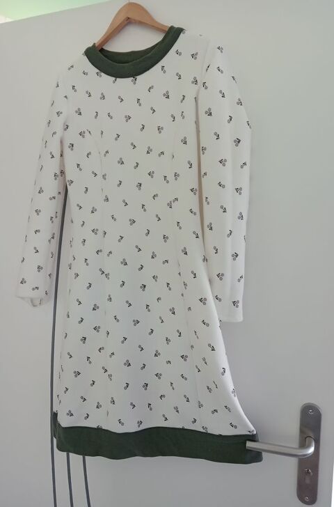 Robe Blanche MolletonnéeTaille 40/L 10 Saint-Dizier (52)