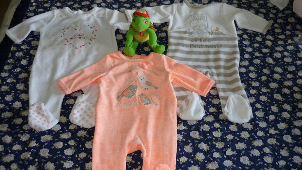 3 Dors-Biens neuf + Cadeau Vêtements enfants