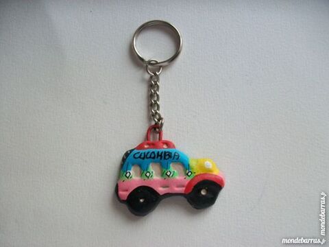 Porte clés bus artisanal céramique rose bleu 7 Thizy (69)