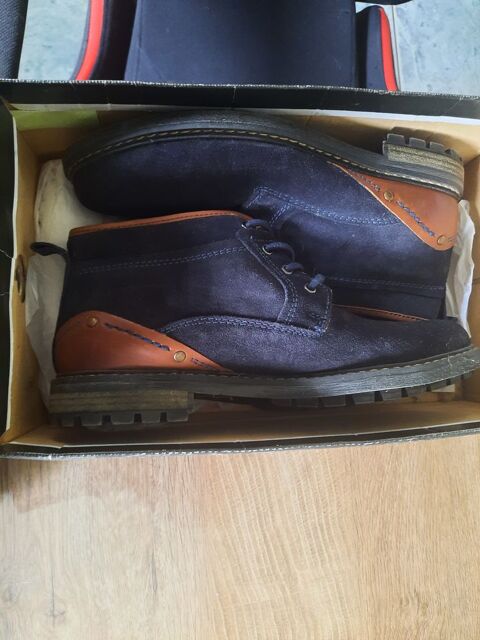 Chaussures neuves en cuir. Pointure 41 20 Neuvilly (59)