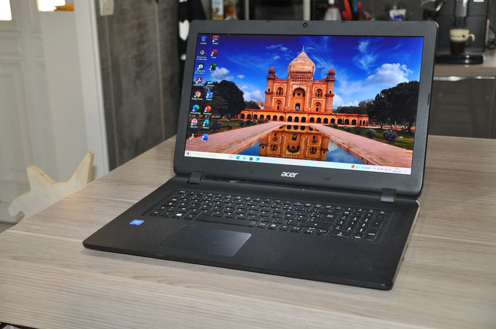 Acer Aspire ES1-732 de 17,3 pouces Matriel informatique