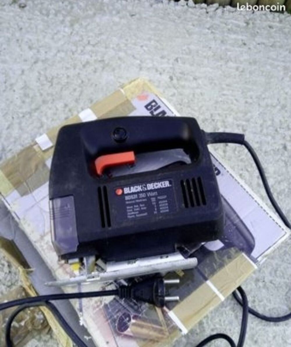 Scie sauteuse Black et Decker Bricolage