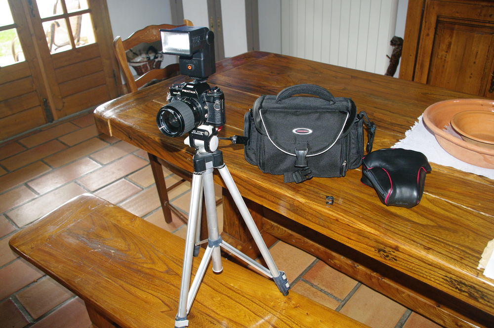 Appareil photo argentique PENTAX Super A 
Photos/Video/TV
