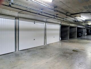  Parking / Garage à louer 13 m²