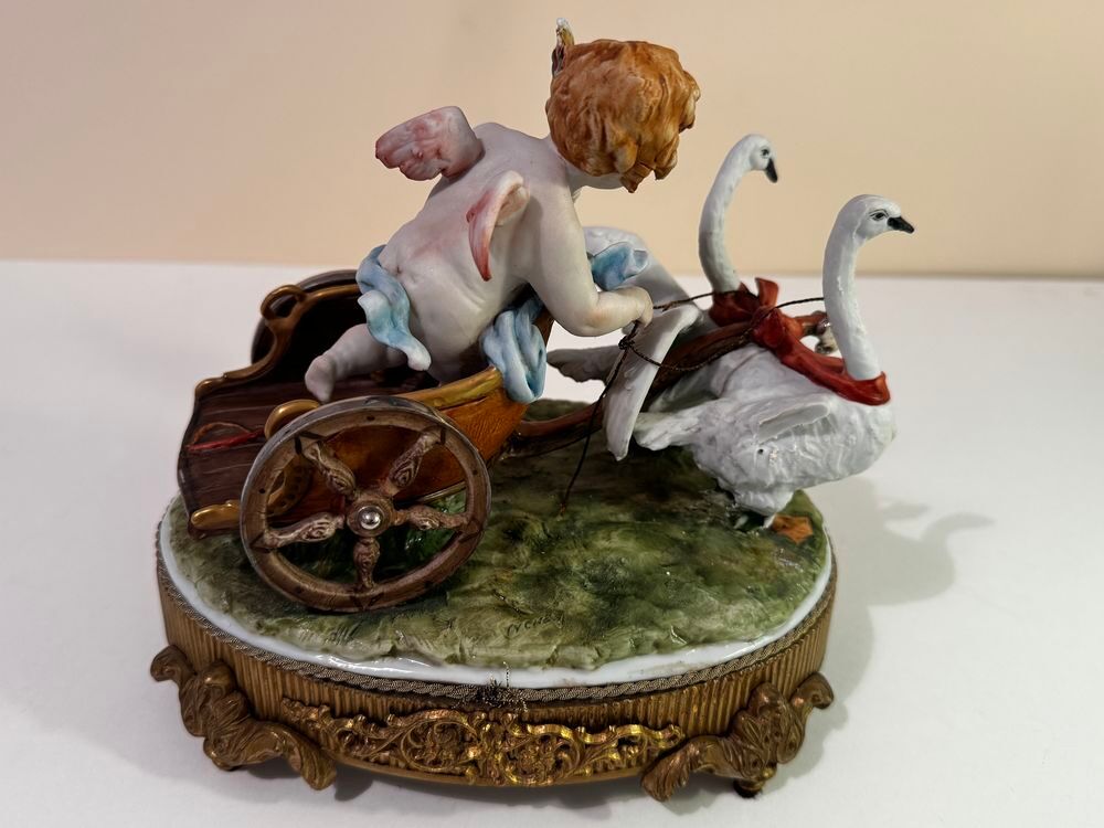 SCULPTURE EN BISCUIT DE LA MANUFACTURE * TICHE * CAPODIMONTE Décoration