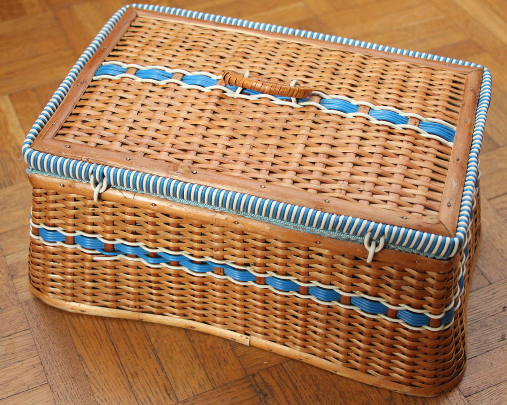 Panier, boite &agrave; couture osier et scoubidou 1950-60 Bricolage