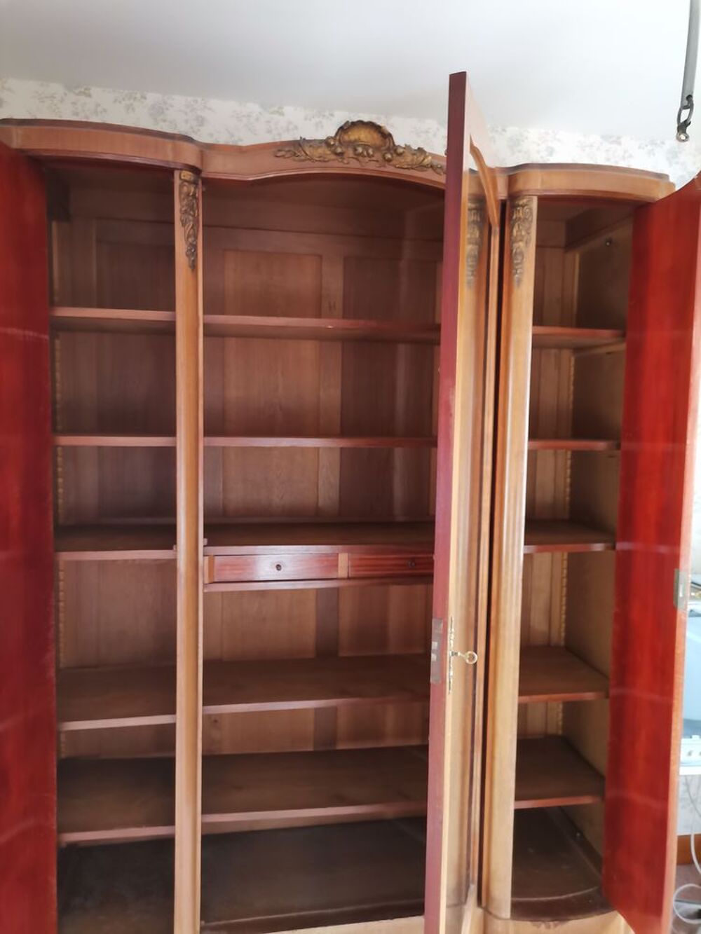 Armoire en ch&ecirc;ne massif Meubles