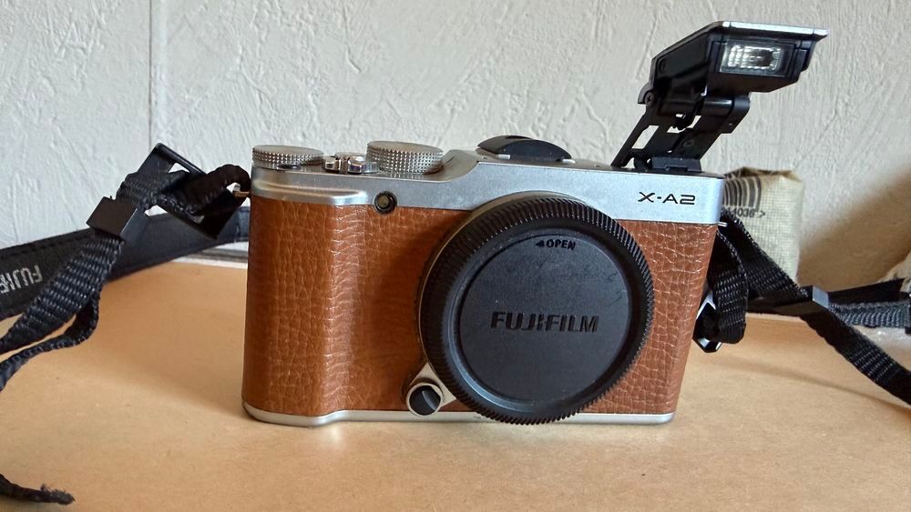 Fuji X-A2 + 2 objectifs Photos/Video/TV