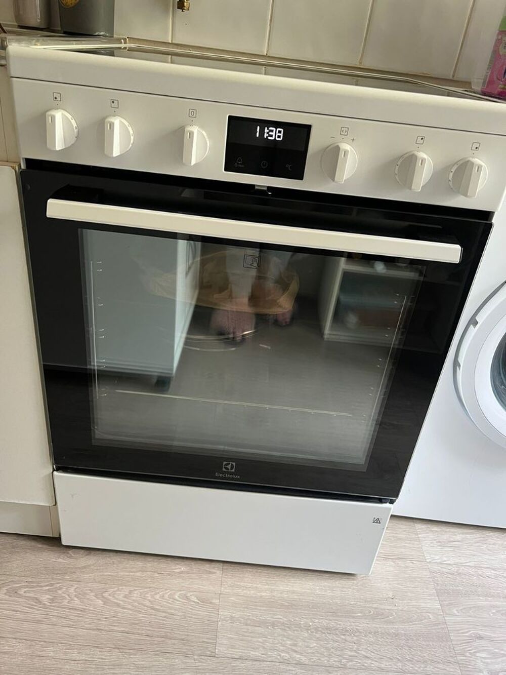 Cuisini&egrave;re vitroc&eacute;ramique neuve Electromnager
