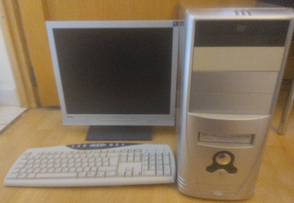 Ordinateur dual core 3ghz,lcd 17" ,ssd 128go+320go,4go ram , Matériel informatique