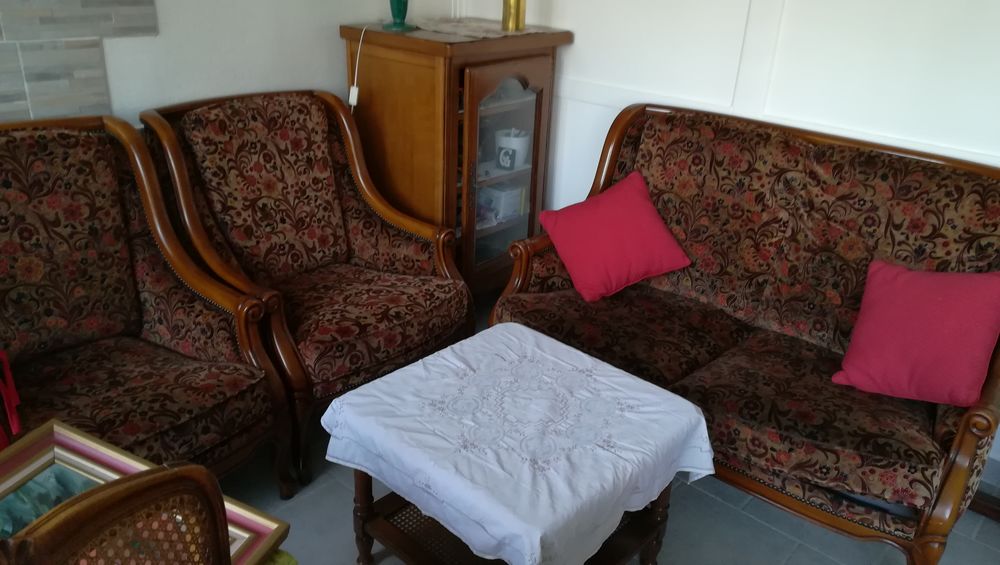 canap&eacute; &agrave; deux places+ 2 fauteuils Meubles