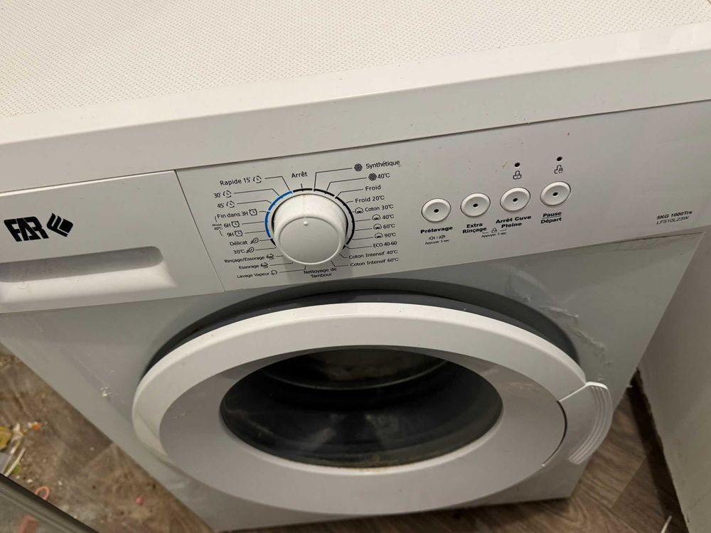 Machine &agrave; laver et s&egrave;che-linge en bon &eacute;tat Electroménager