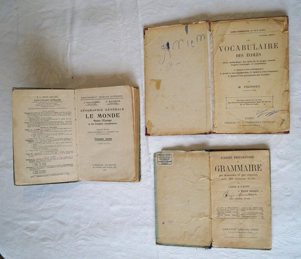 LIVRES SCOLAIRES ANCIENS DE 1908 -1911- 1928 