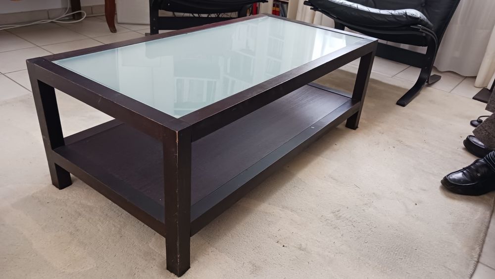 Grande table basse de salon en bois et verre d&eacute;poli Meubles
